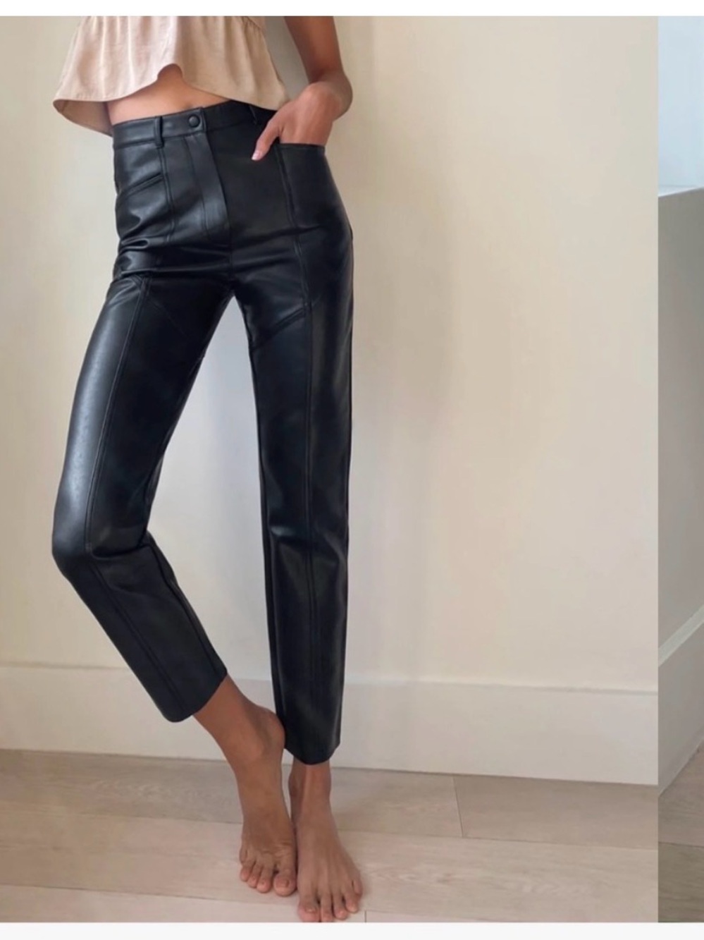 Aritzia Wilfred Rebel pant size 0
High-Rise Black Faux Leather Tapered Leg Pant